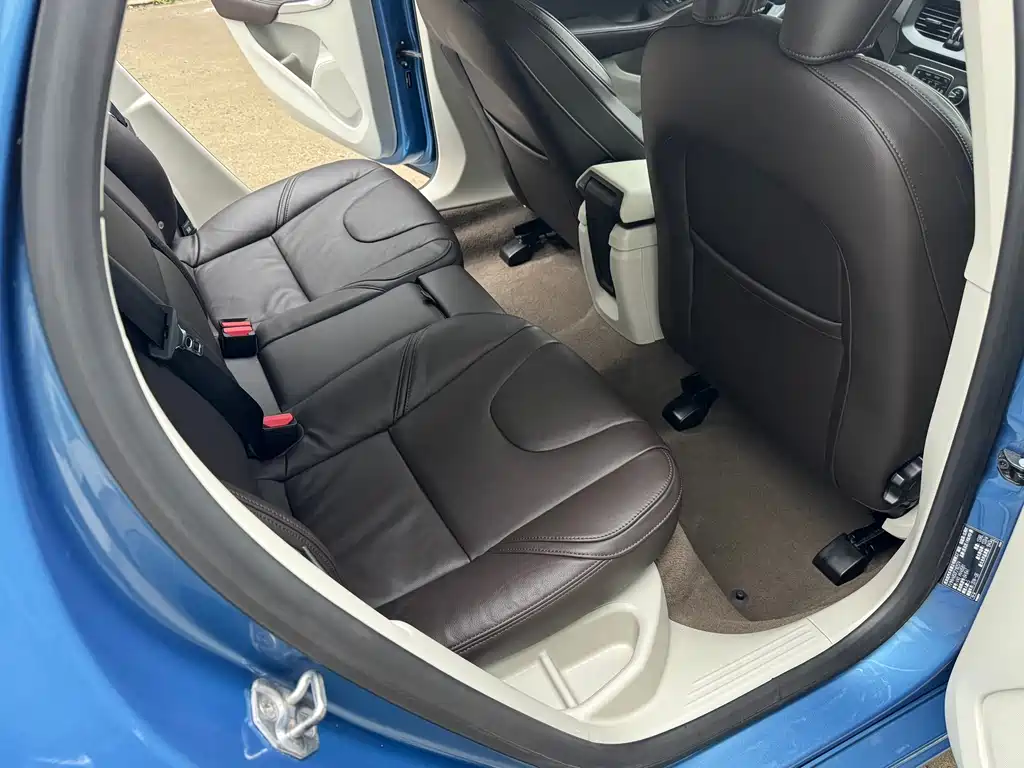 Volvo V40 1.6T Smart Leisure Edition, фото 11
