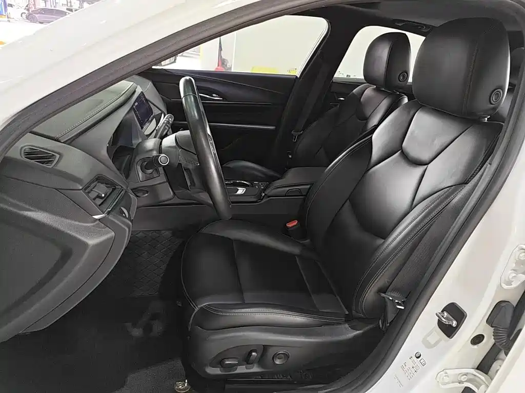 Cadillac CT4 — миниатюра 5