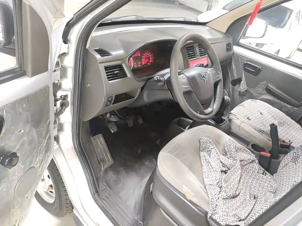 Wuling Rongguang S — миниатюра 16