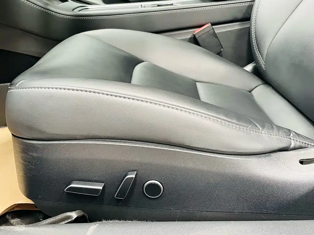 Tesla Model 3 — миниатюра 25