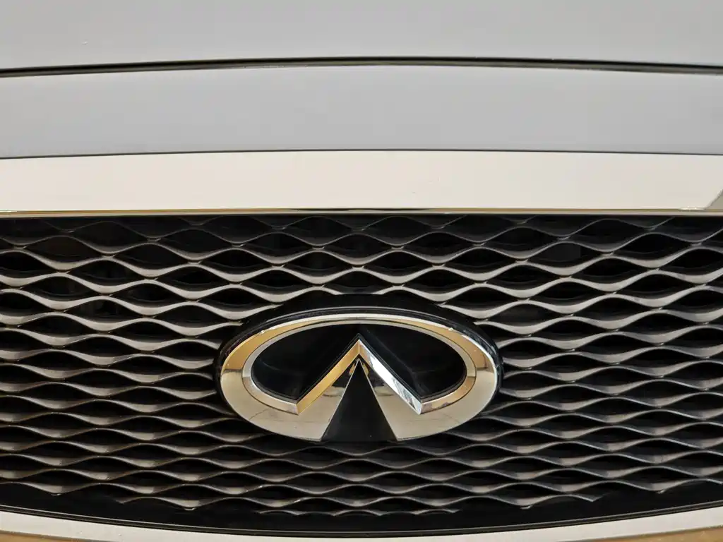 INFINITI Q50L