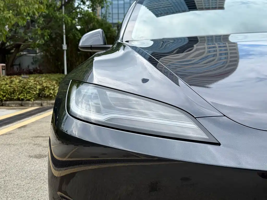 Tesla Model 3 — миниатюра 13