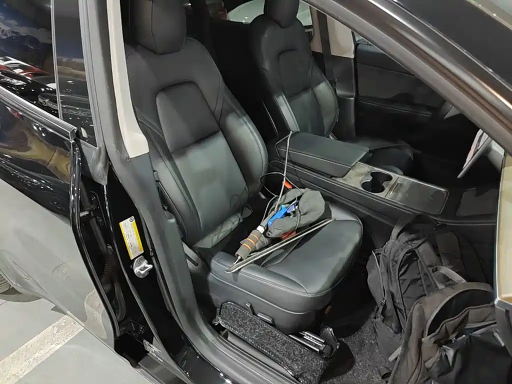 Tesla Model Y — миниатюра 25