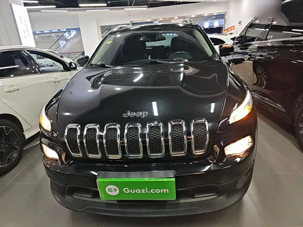 Jeep Cherokee — миниатюра 3