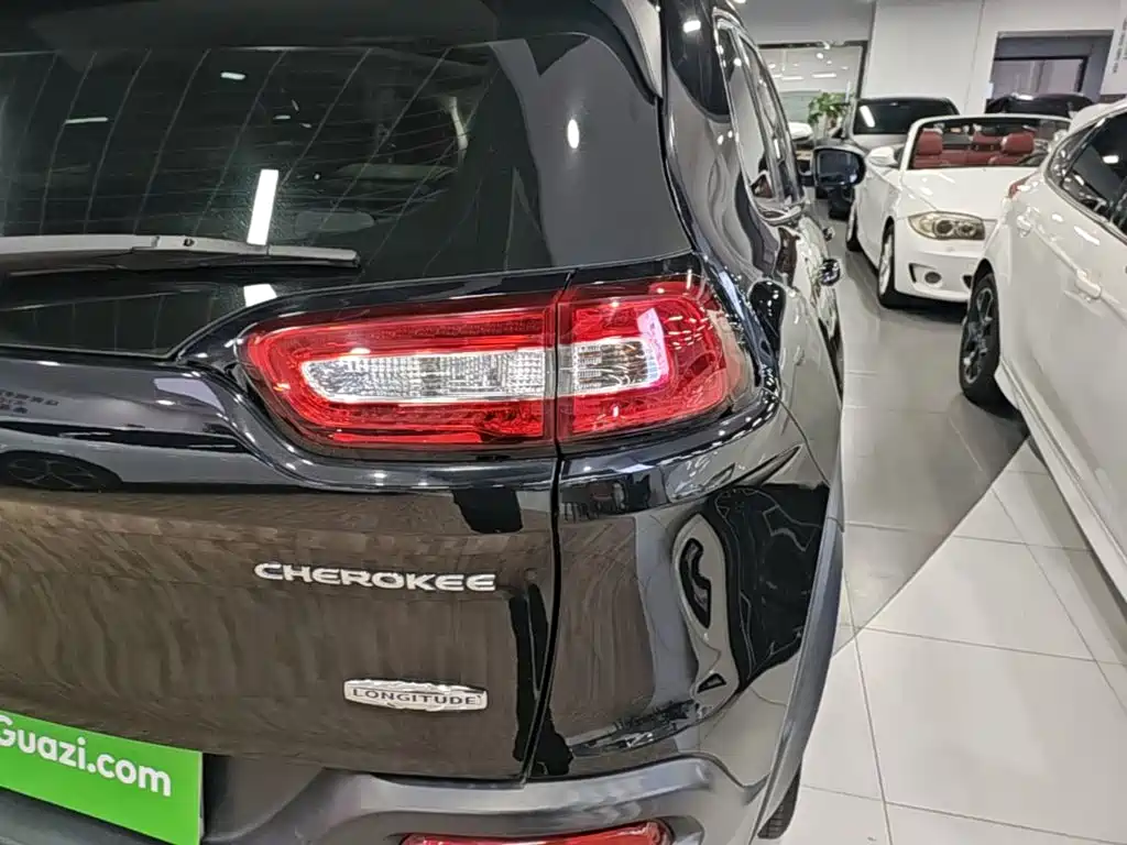 Jeep Cherokee — миниатюра 8