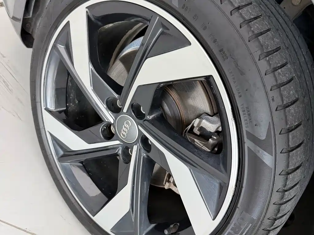 Audi A4L — миниатюра 12