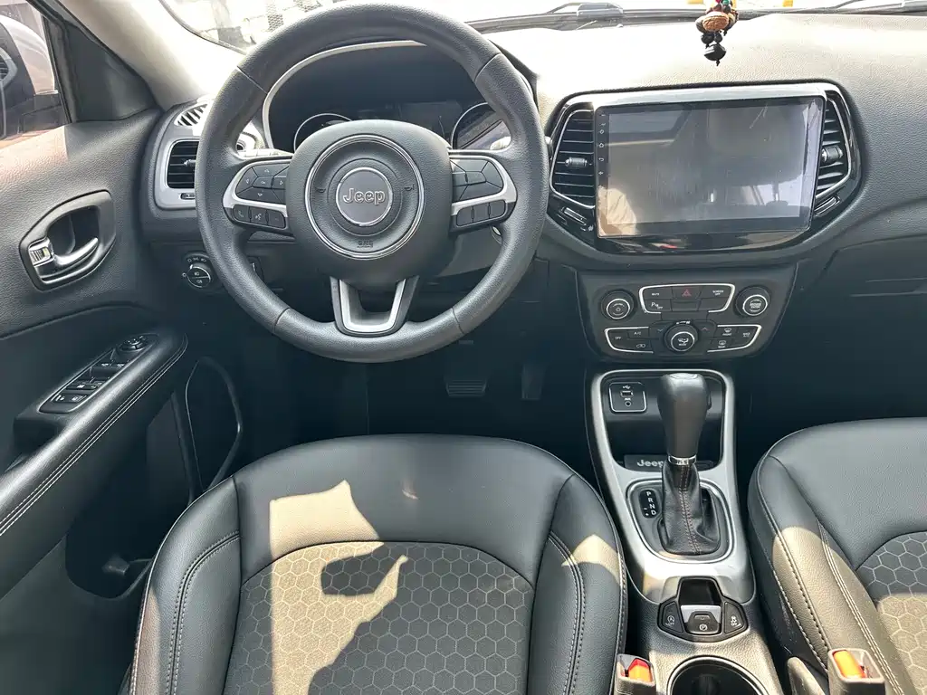 Jeep Compass — миниатюра 16