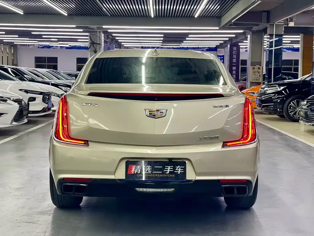 CADILLAC XTS