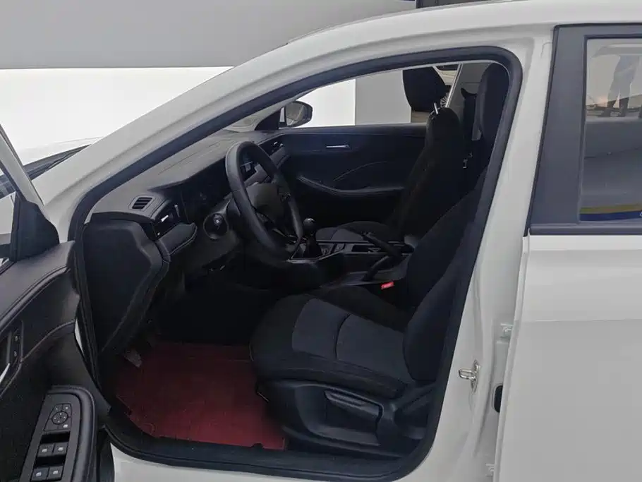 Roewe i5 — миниатюра 9