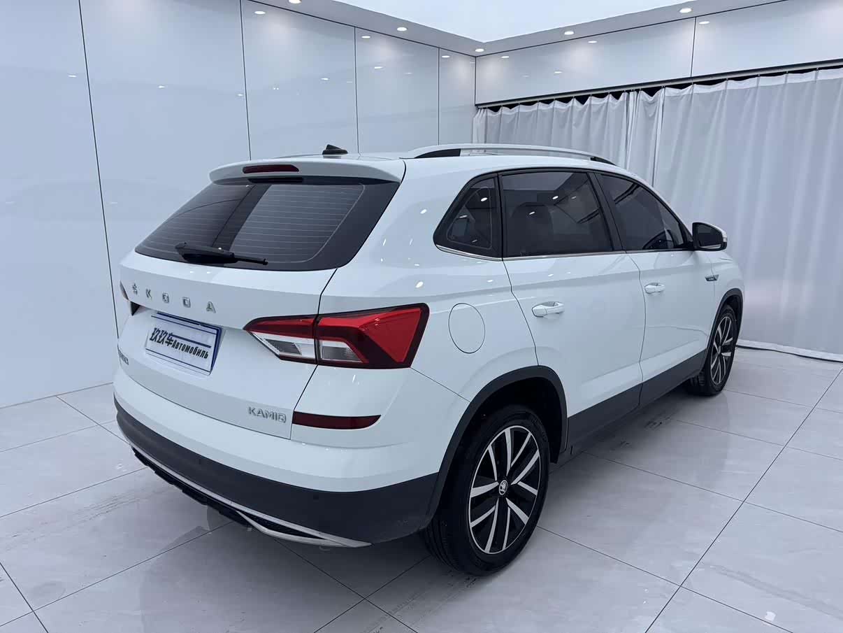 Skoda Kamiq 1.5 л 2023 г. Белый, пробег 27000 км