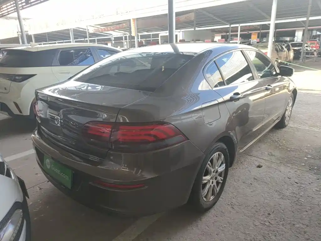 Qoros Qoros 3 — миниатюра 7