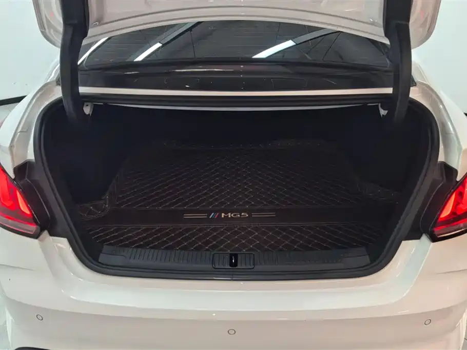MG 5 2023 180DVVT MT