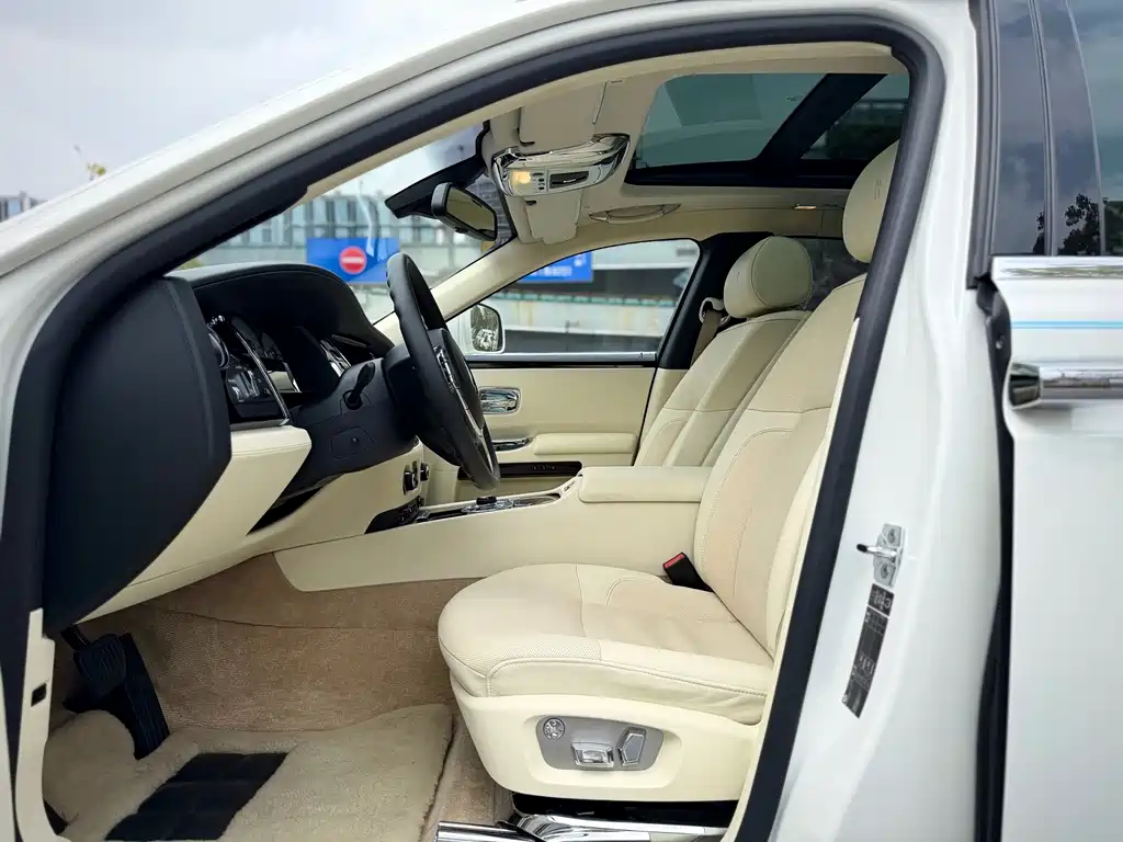 Rolls-Royce Ghost — миниатюра 7