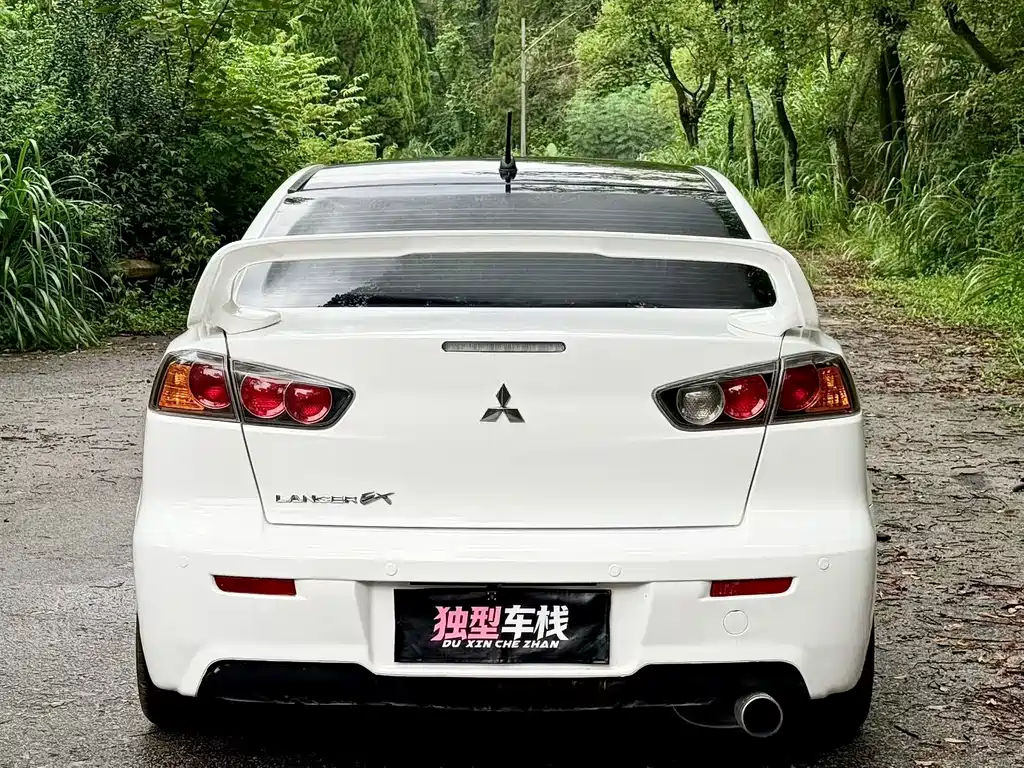 Mitsubishi Lancer EX — миниатюра 8