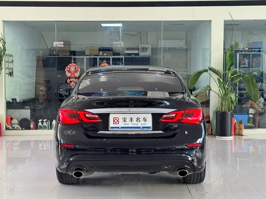 Infiniti Q70 — миниатюра 15