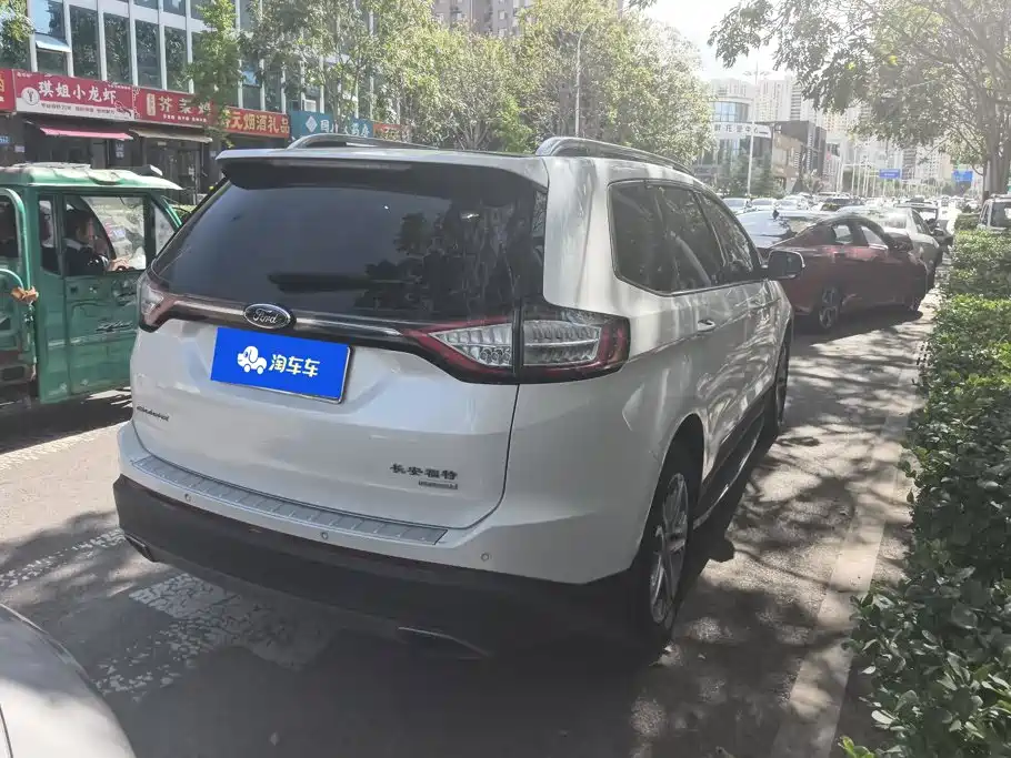 Ford Edge — миниатюра 3