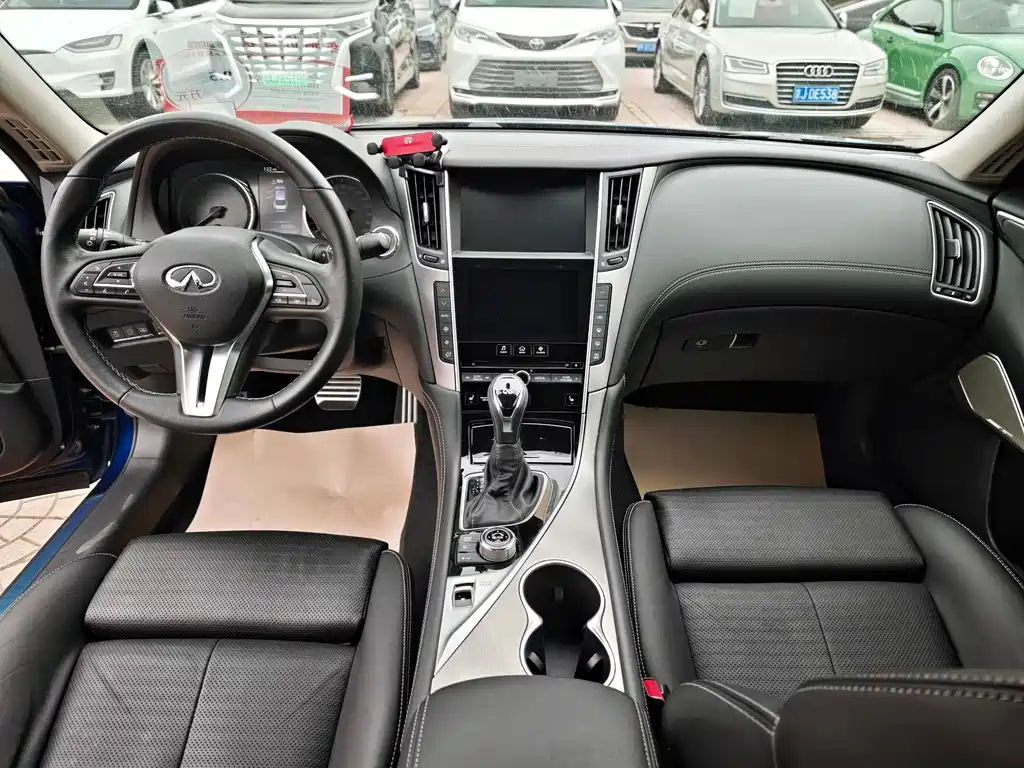INFINITI Q50L