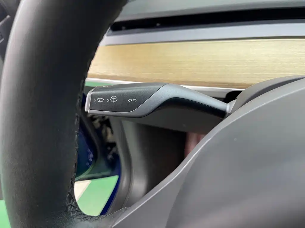 Tesla Model 3 — миниатюра 21