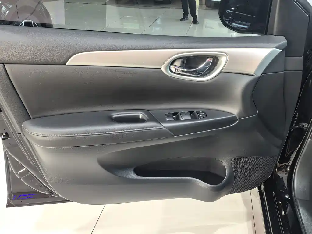 Nissan Sylphy — миниатюра 7