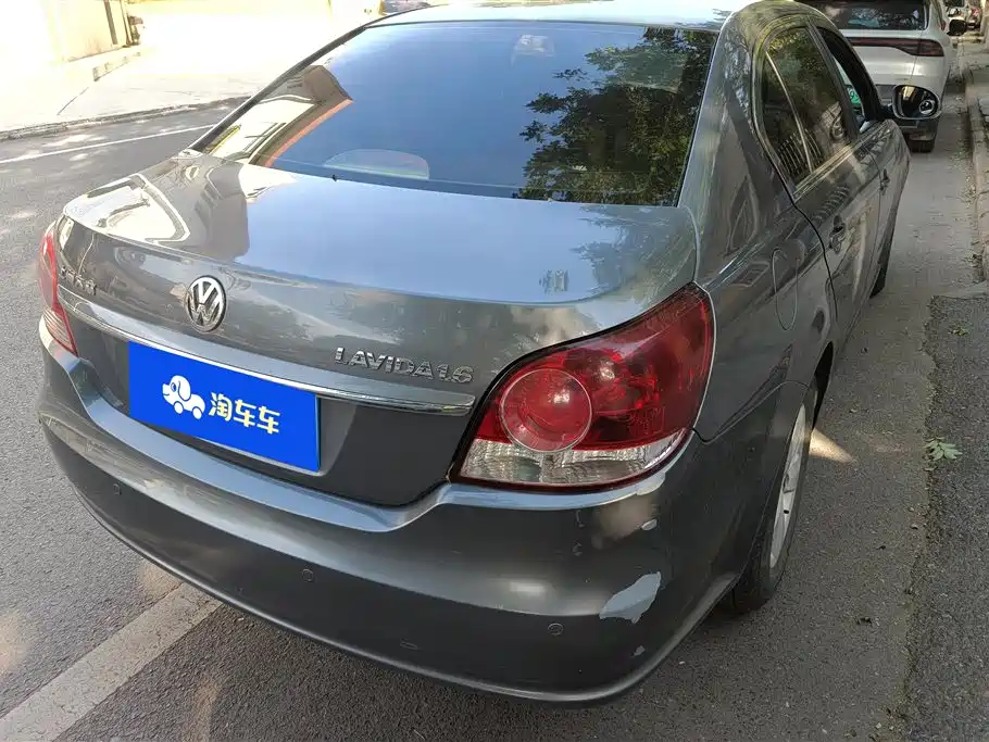 Volkswagen Lavida 2011 1.6L MT