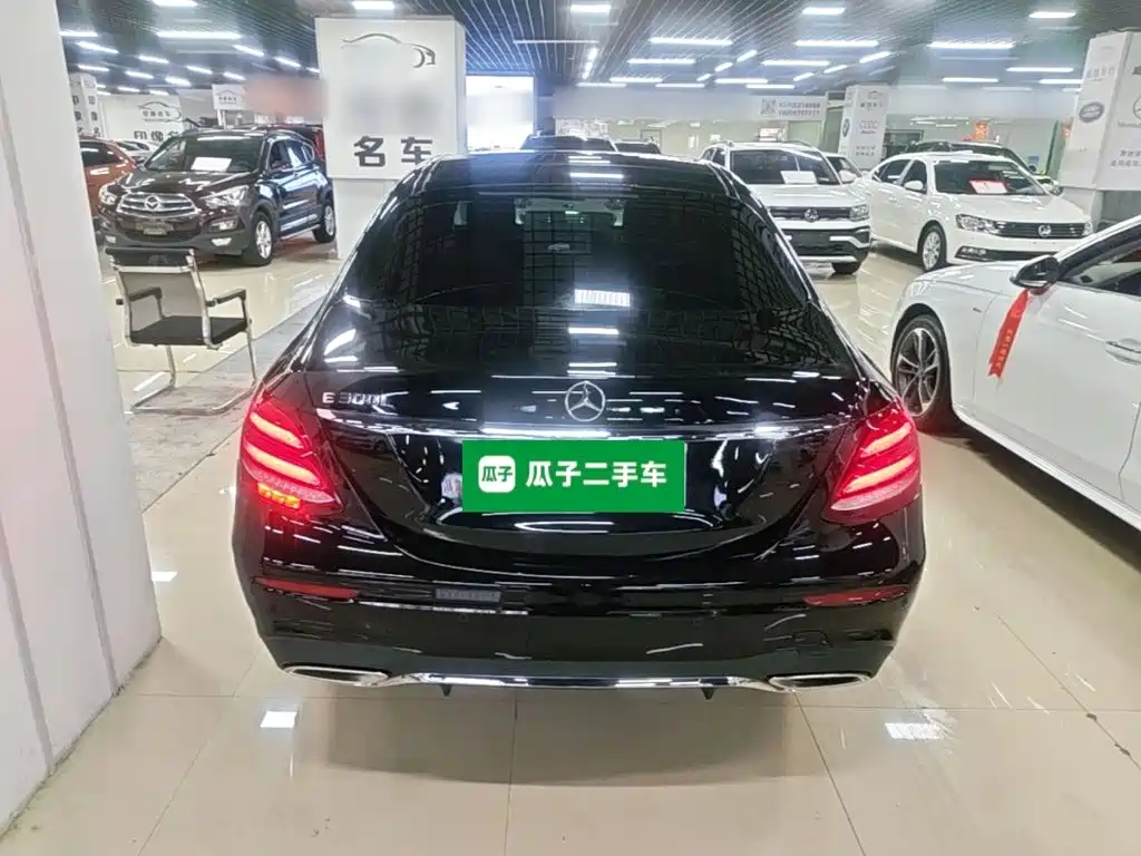 Mercedes-Benz E-Class — миниатюра 6