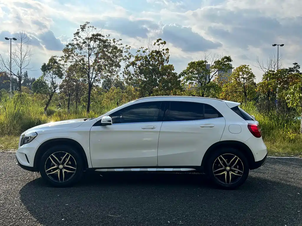 Mercedes-Benz GLA — миниатюра 6
