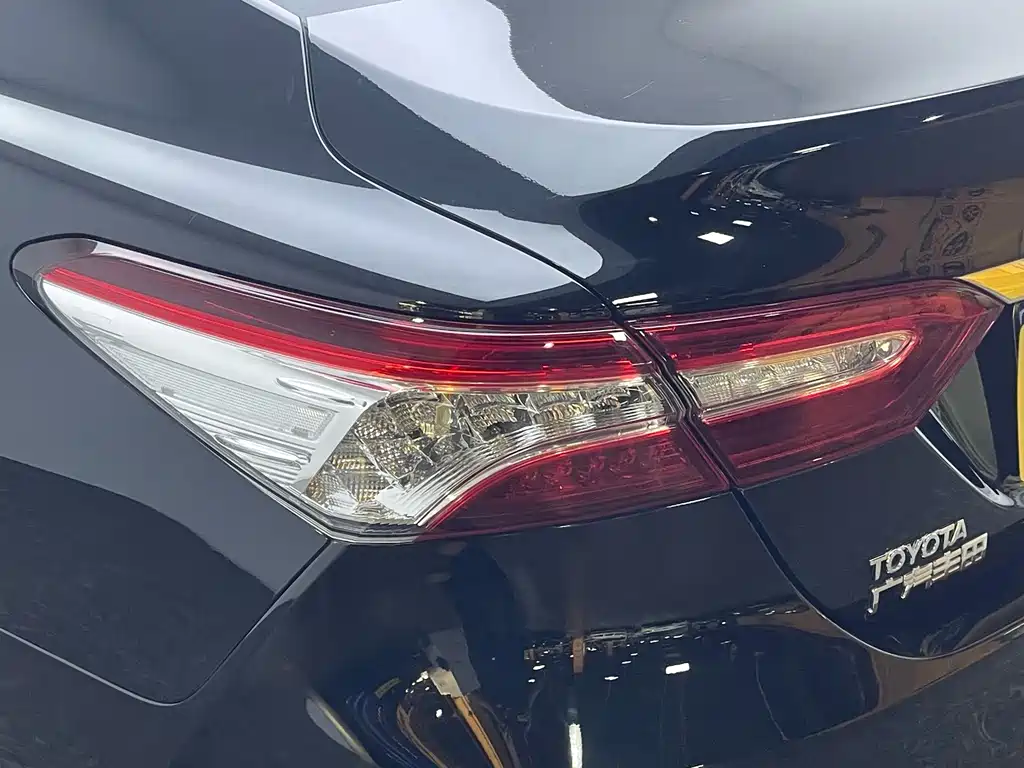 Toyota Camry — миниатюра 10