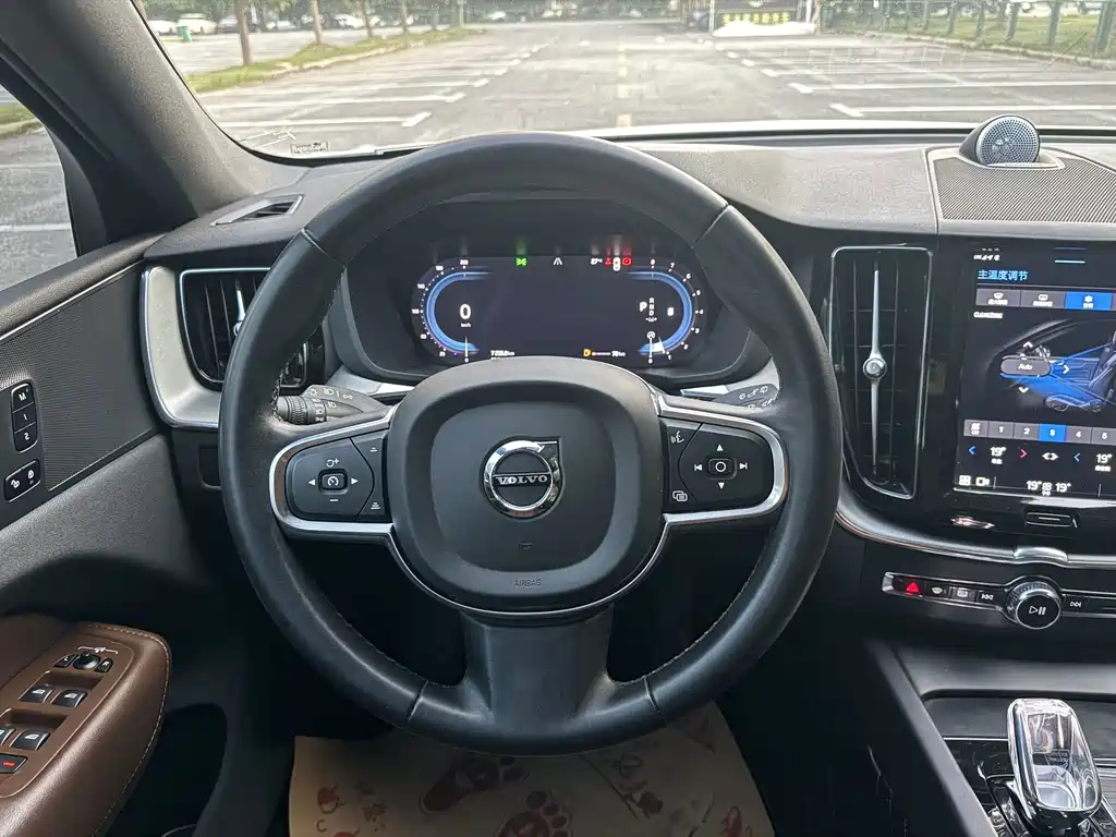 Volvo XC60 — миниатюра 4
