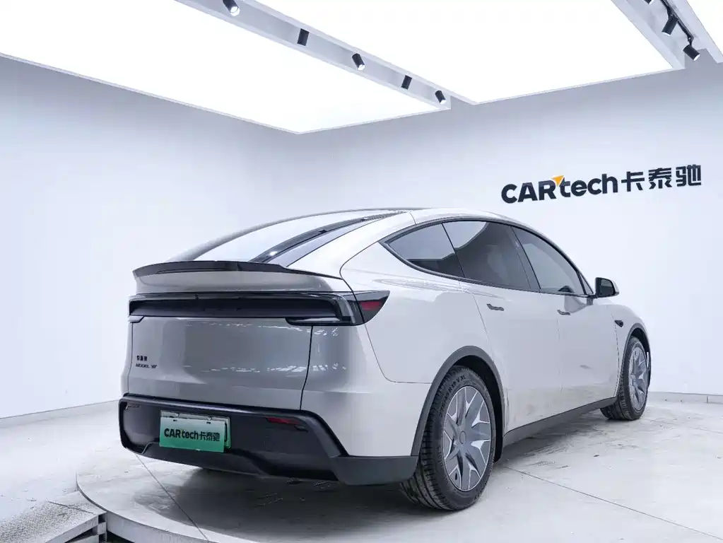 Tesla Model Y L — фотографии объявления, Фото 15