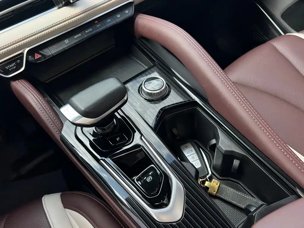 Geely Xingyue L — миниатюра 21