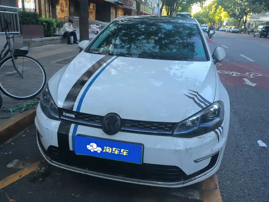 Volkswagen Golf EV — миниатюра 2