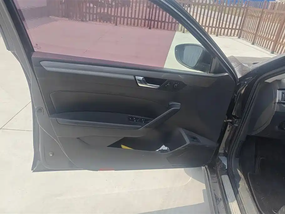 Volkswagen Tiguan 2017 300TSI AT