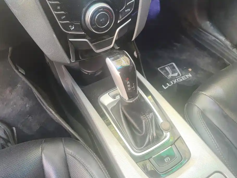Luxgen U6 — миниатюра 16