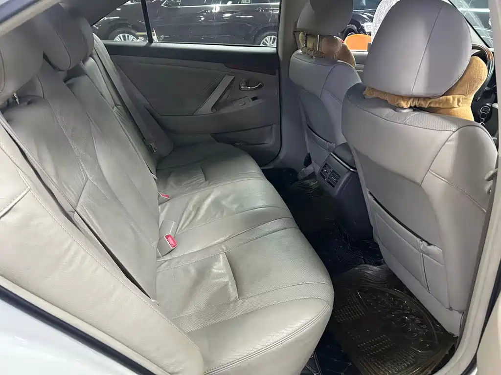 Toyota Camry — миниатюра 13