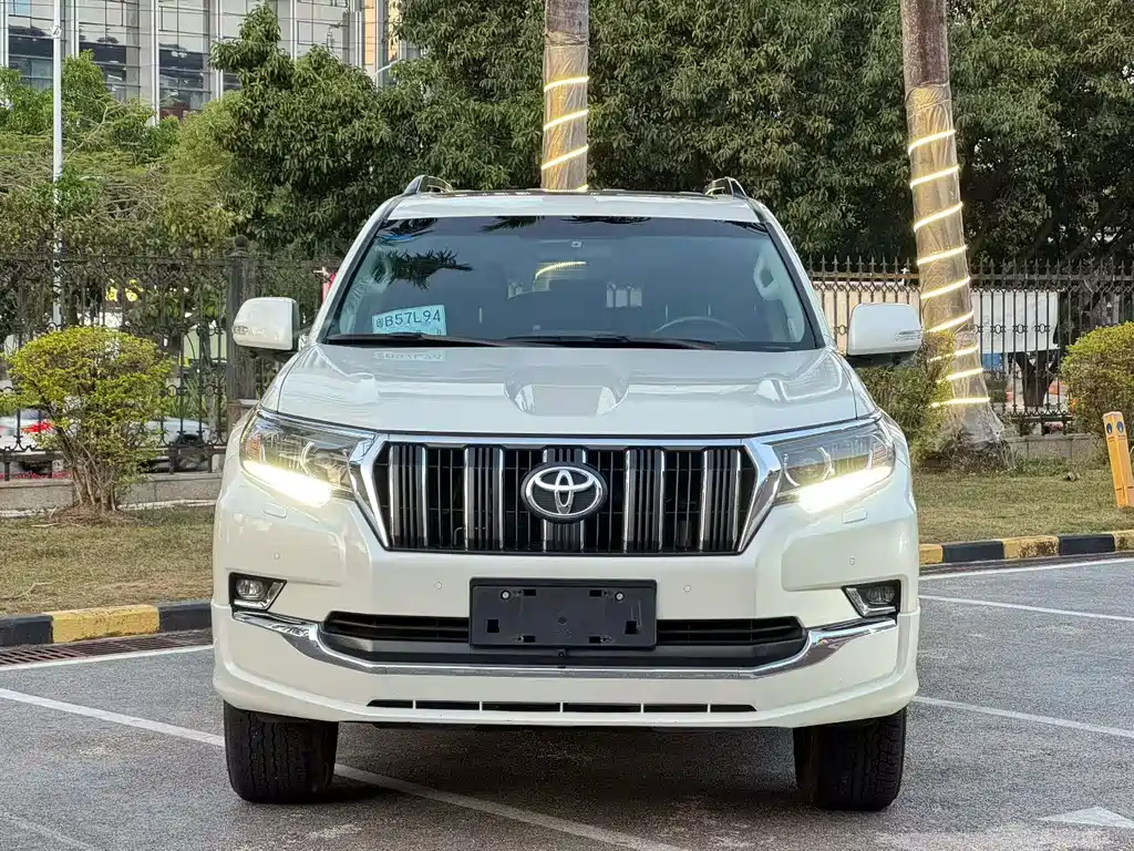 TOYOTA PRADO