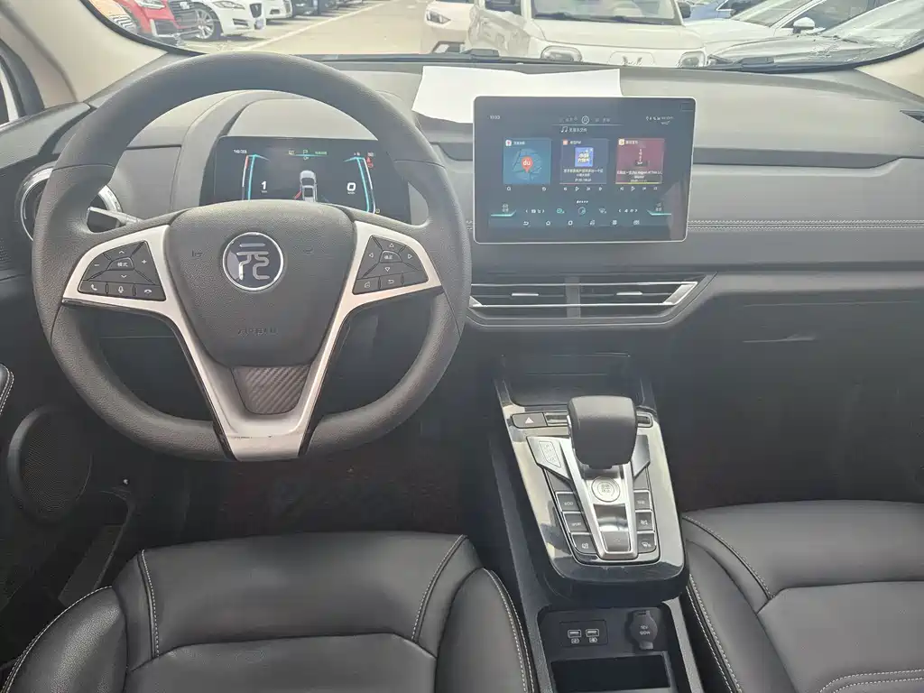 BYD Yuan EV — миниатюра 6