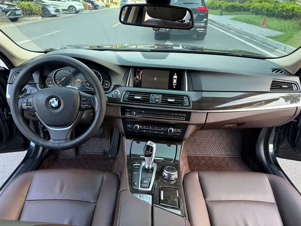 BMW 5 Series — миниатюра 16