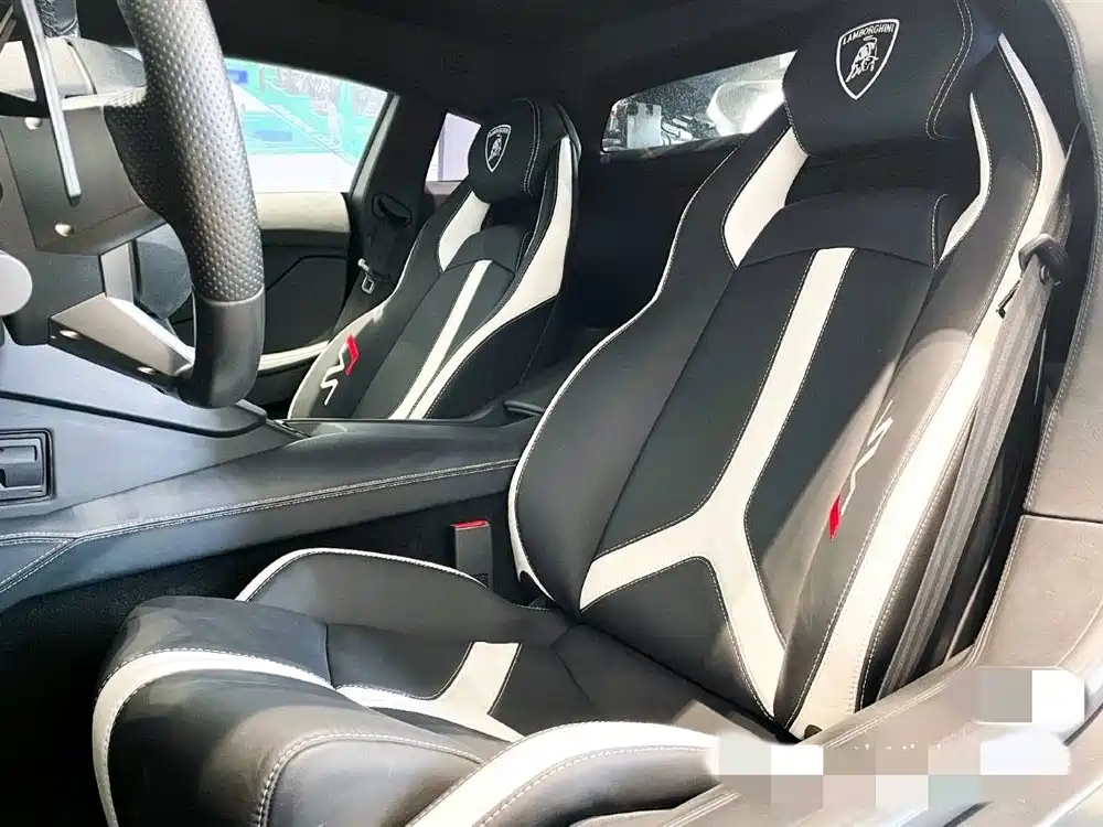 Lamborghini Aventador 2011 LP 700-4