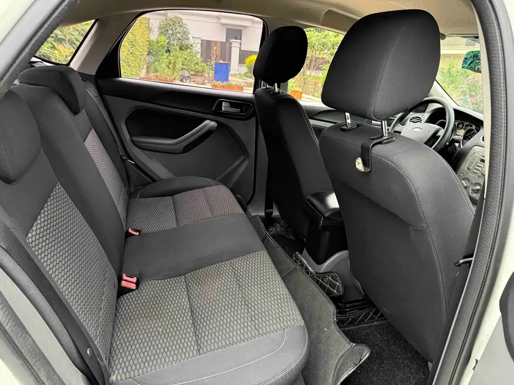 Ford Focus — миниатюра 6