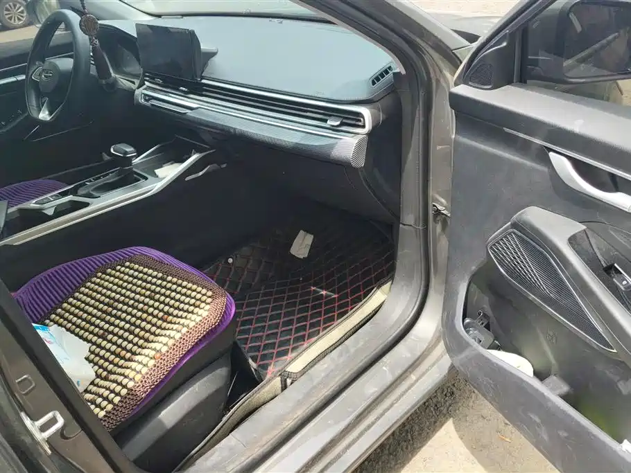 Geely Emgrand 2023 4 Champion 1.5L CVT Luxury