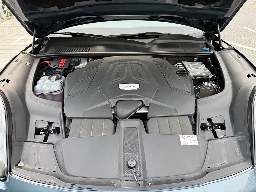 Porsche Cayenne — миниатюра 8