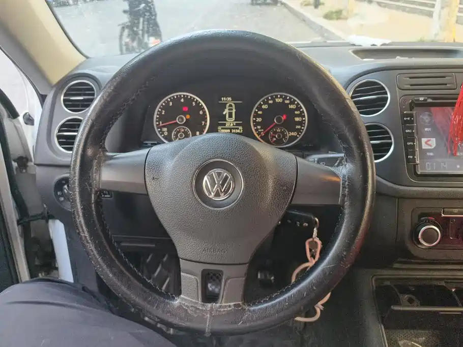 Volkswagen Tiguan — миниатюра 15