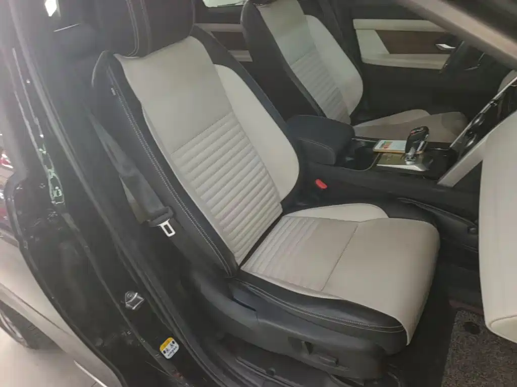 Land Rover Discovery Sport — миниатюра 25