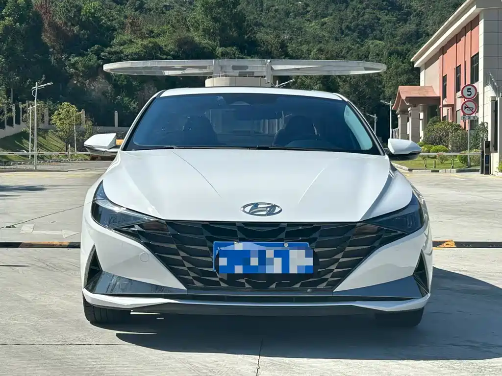 Hyundai Elantra — миниатюра 2