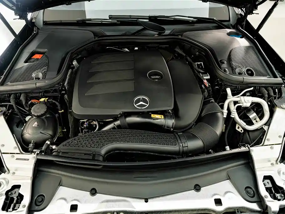 Mercedes-Benz E-Class — миниатюра 25