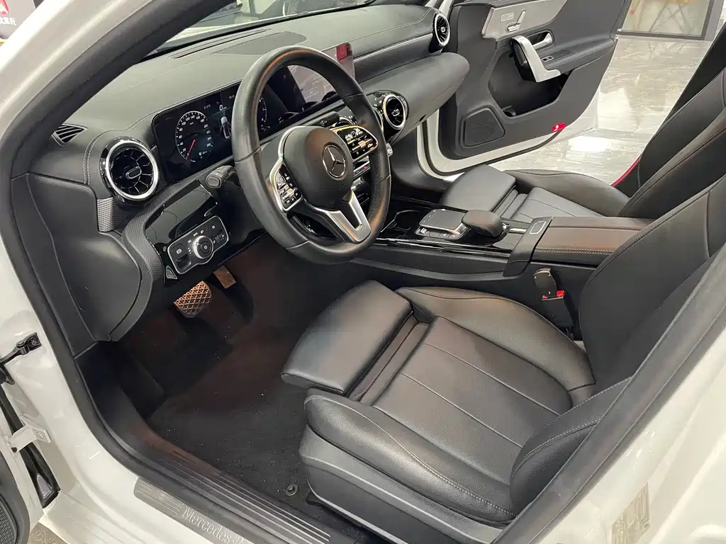 Mercedes-Benz A-Class — миниатюра 6