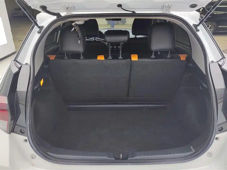 TOYOTA YARIS L ZHIXUAN