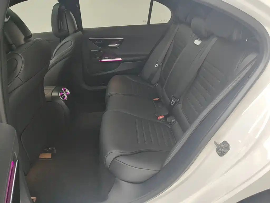 Mercedes-Benz C-Class — миниатюра 17