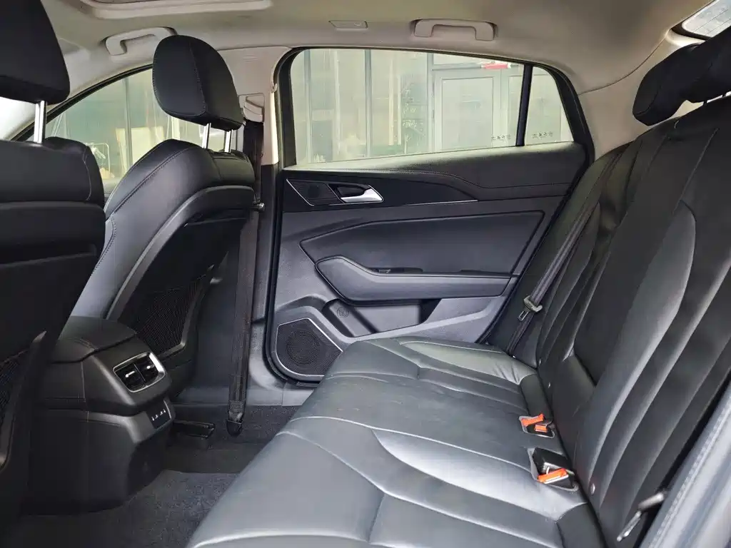 Hongqi Hongqi H5 — миниатюра 5