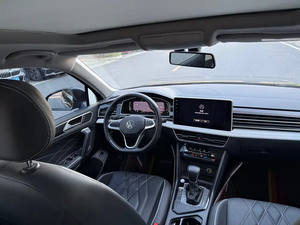 Volkswagen Tiguan L — миниатюра 12